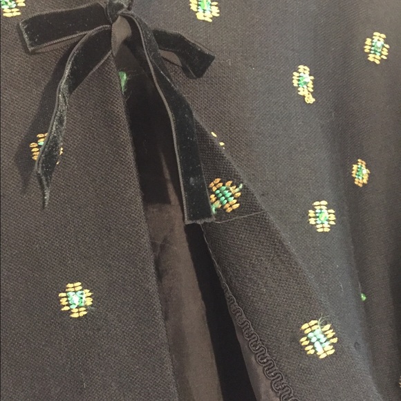 Vintage Nikos and Takis Cape - Picture 3 of 8